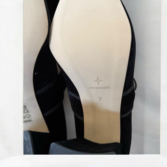 New in Box BLACK VELVET ELLIE HEELS with Block Heels Size 7 Fits like a Size 6 - Picture 10 of 11